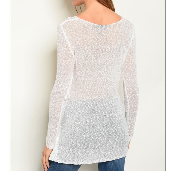 White Long sleeve scoop neck light knit sweater. - Picture 5 of 8